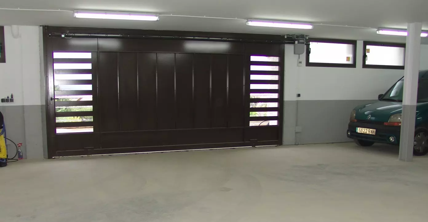 puerta garaje corredera Puertas correderas garaje C谩ceres